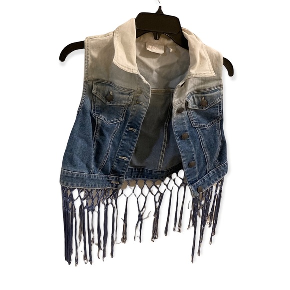 Chico's Jackets & Blazers - 🐆3/$15 Chicos cropped jean jacket